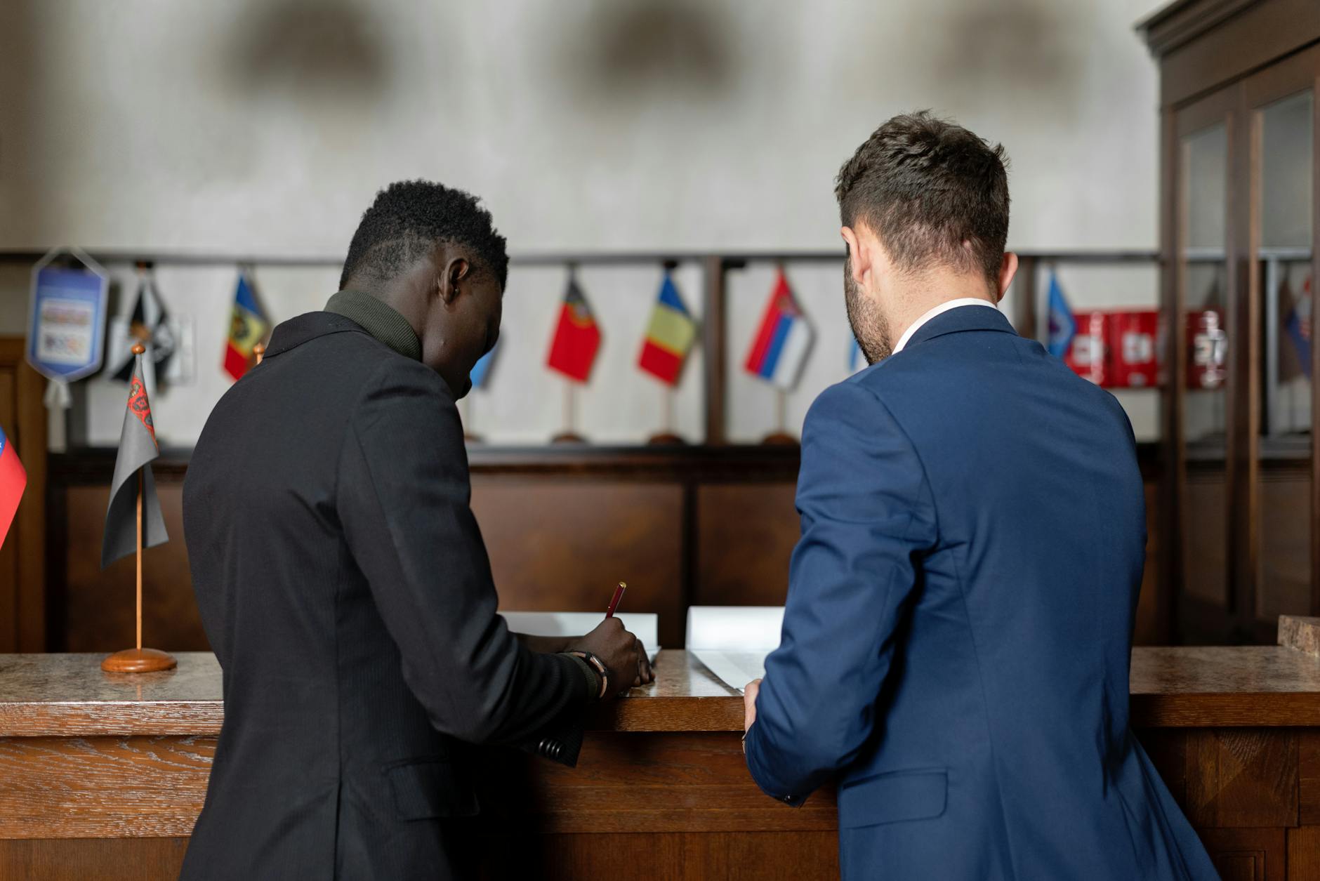 Ramy prawne ujawnione: Kluczowe przepisy kształtujące polskie emerytury